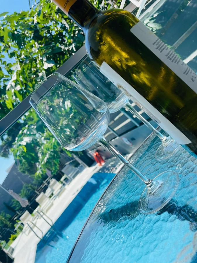 Luxsuites Ofrínion Zewnętrze zdjęcie