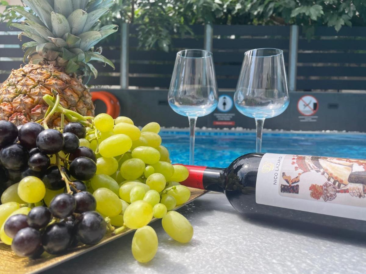 Luxsuites Ofrínion Zewnętrze zdjęcie